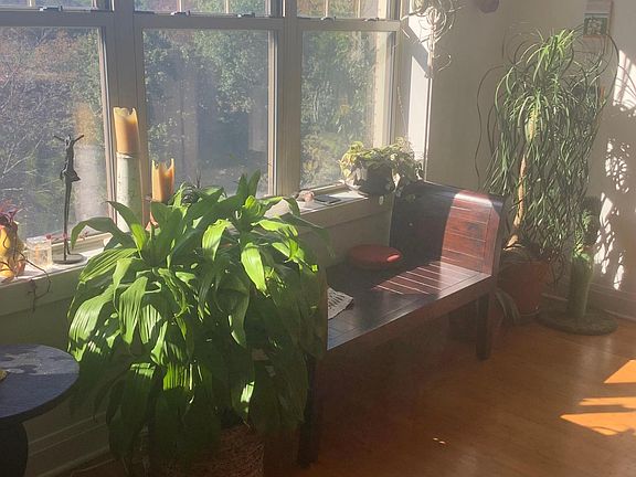 3rd image of 1452 W Thorndale Ave APT 3S