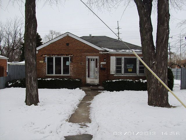 1st image of 2009 Louis St