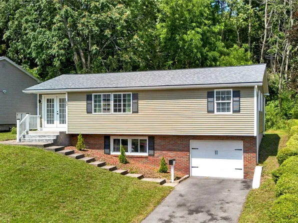 83 Valley St, Rochester, NY 14612