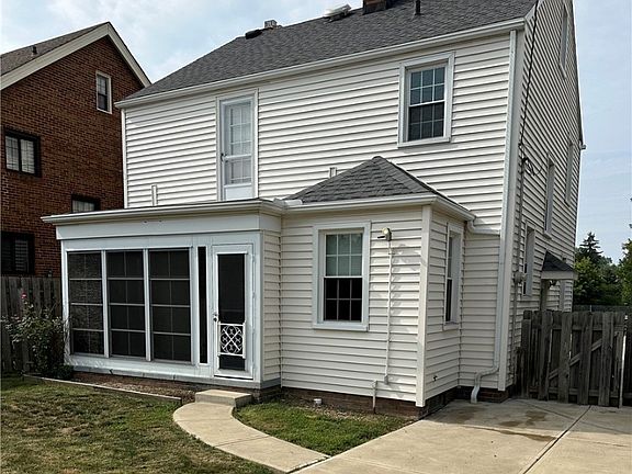 2nd image of 15703 Fernway Ave
