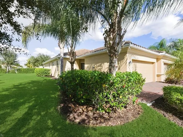 2080 Wellington St, Naples, FL 34120