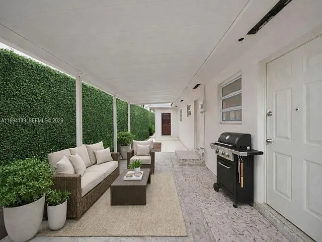 1781 SW 13th St — Photo 15