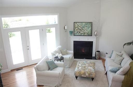 1st image of 33 Tuscany Dr