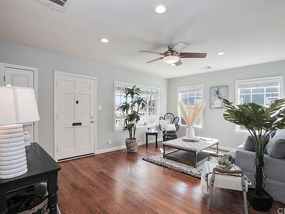 4th image of 317 Nieto Ave