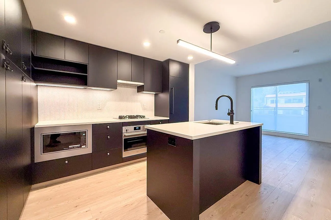 1 bed, 574 sqft, $2,600 — Photo 2