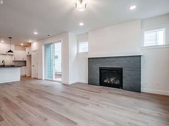 4th image of 3920 SE 83rd Ave