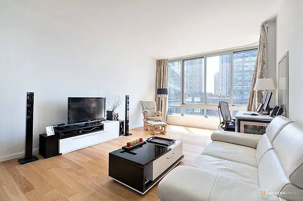 Rented by Modern Spaces | media 20