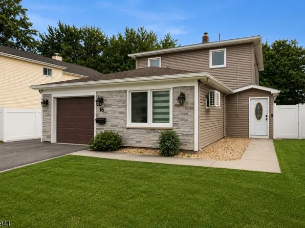 16 Adrian St, Pompton Lakes Boro, NJ 07442
