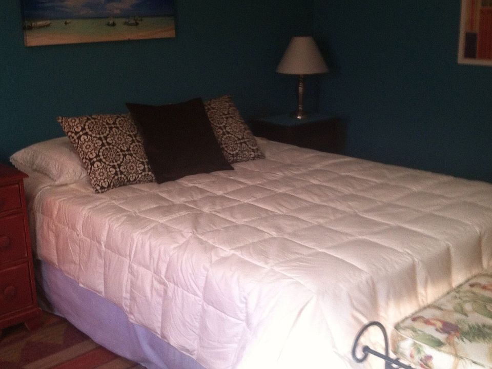 Comfortable queen bed