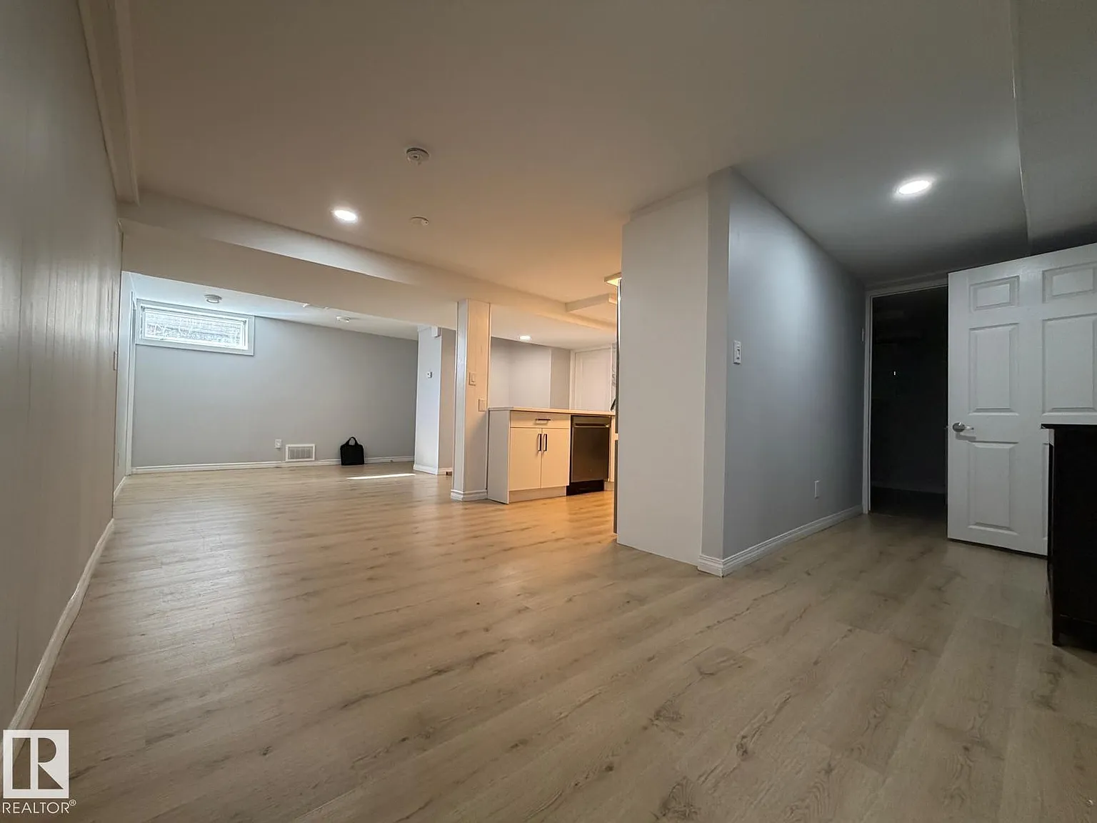 3 bed, 1.0 bath, 1171 sqft, $1,500 — Photo 3