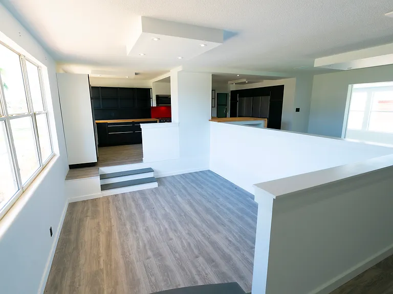 321 Cornell Dr — Photo 3
