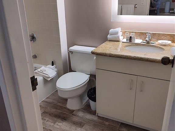5th image of 5220 Seawall Blvd APT 537A