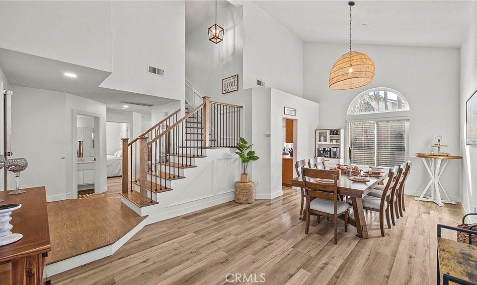 1st image of 4394 Carmelina St