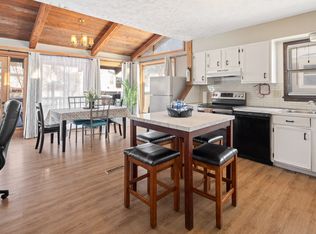 9442 Taylor St, Omaha, NE 68134
