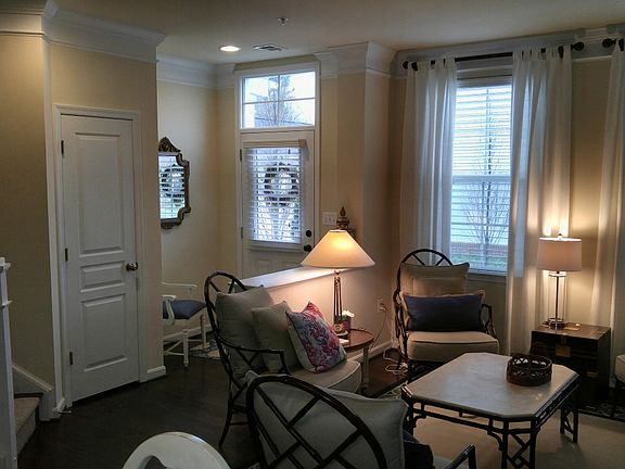 4th image of 27 Boucher Pl