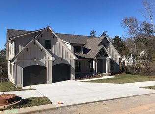 9806 Trestle Cir, Ooltewah, TN 37363