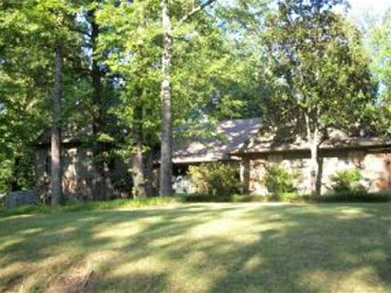 1st image of 2500 Cedarwood Dr