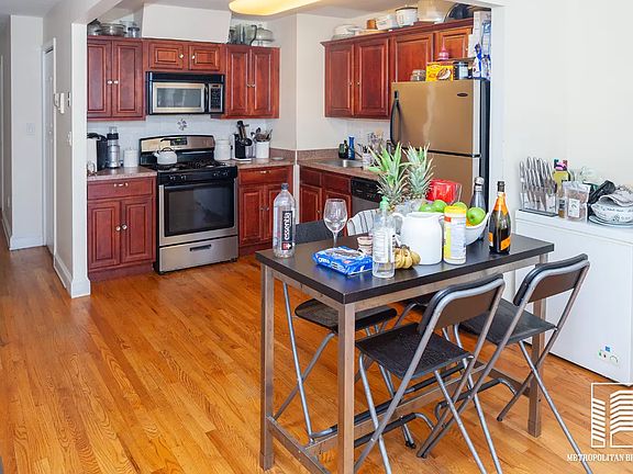 5th image of 1031 E 86th St #3C