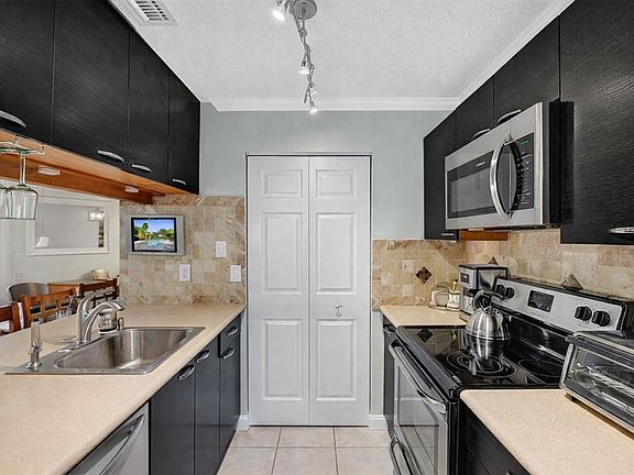 4th image of 22322 Pineapple Walk Dr