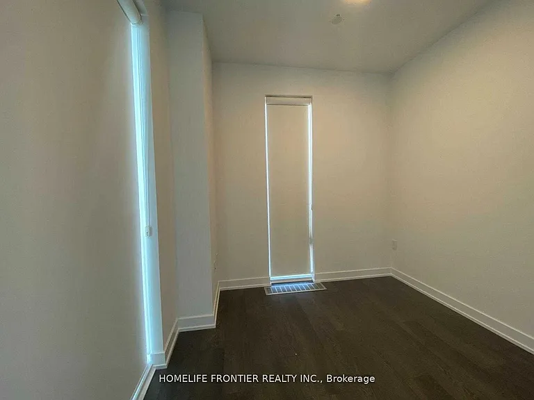 50 McCaul St #1005 — Photo 4