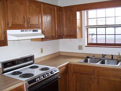 1st image of 4585 Elliot Ave