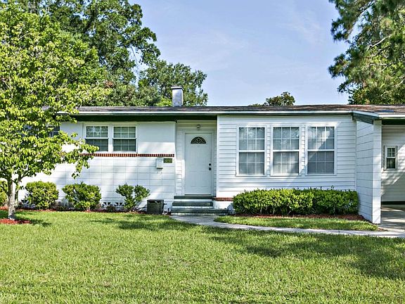 2nd image of 7328 Pineville Dr