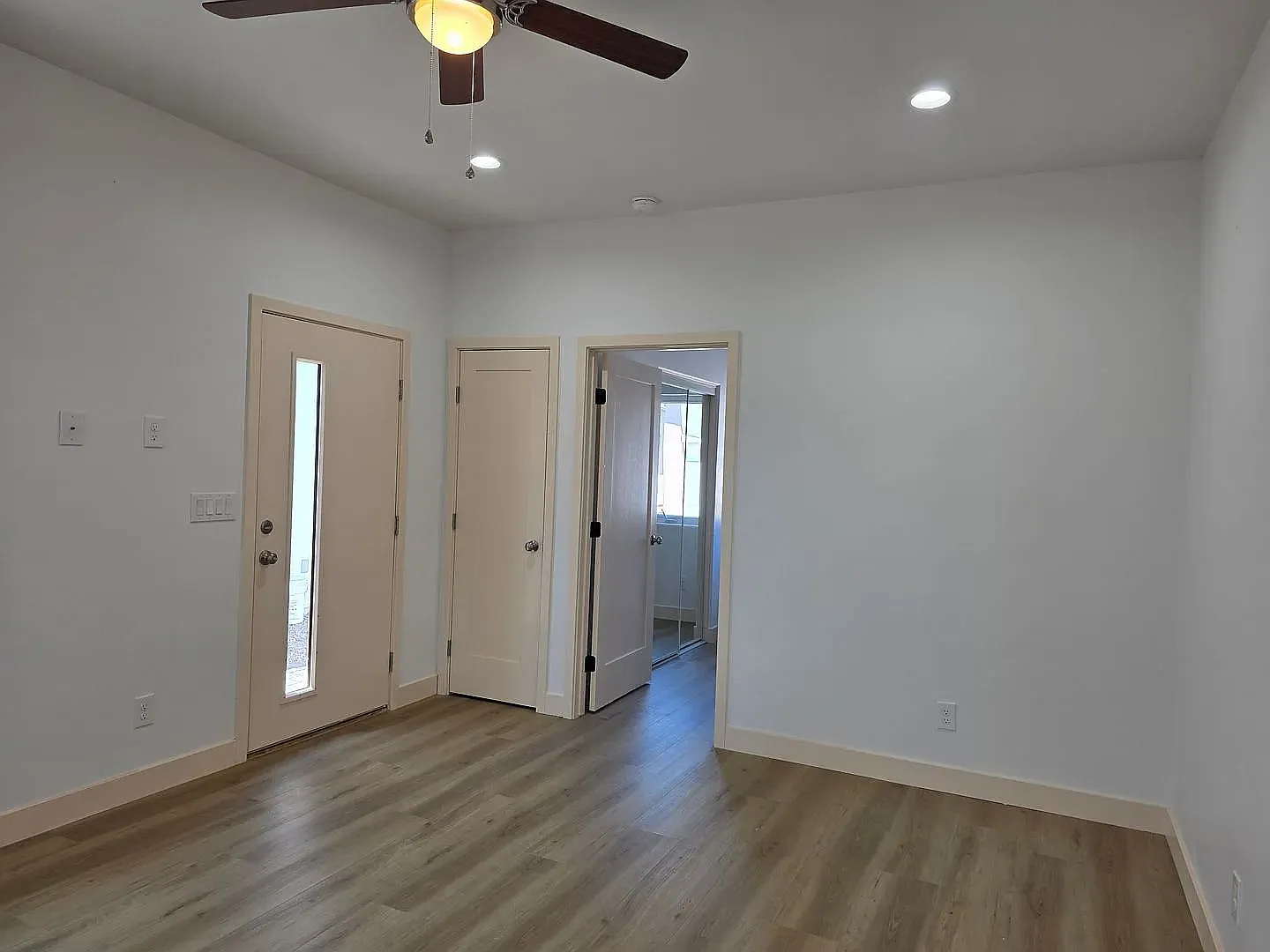2 bed, 698 sqft, $1,500 — Photo 4