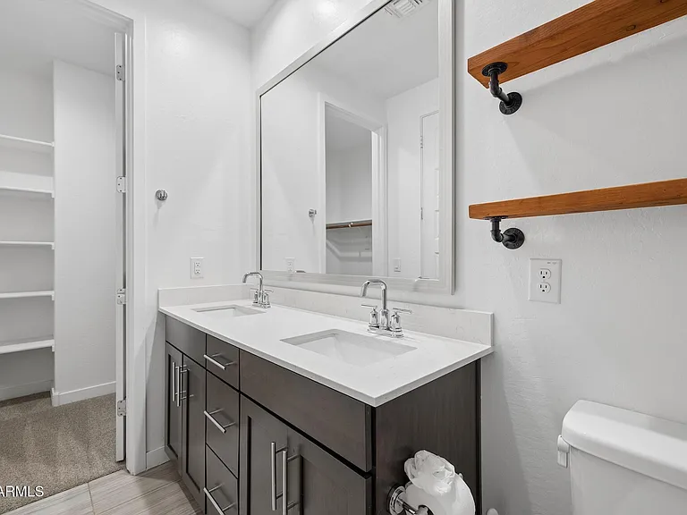 4631 S Element St — Photo 7