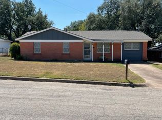 604 E 4th St, Weatherford, TX 76086