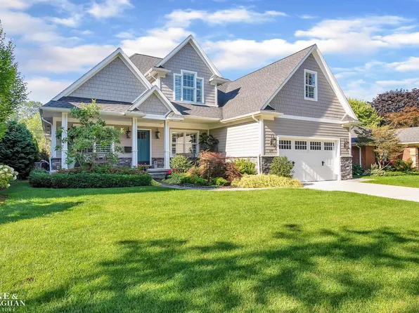 177 Ridgemont Rd, Grosse Pointe Farms, MI 48236