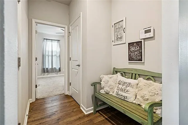 4 bed, 2.0 bath, 2171 sqft, $2,400 — Photo 4