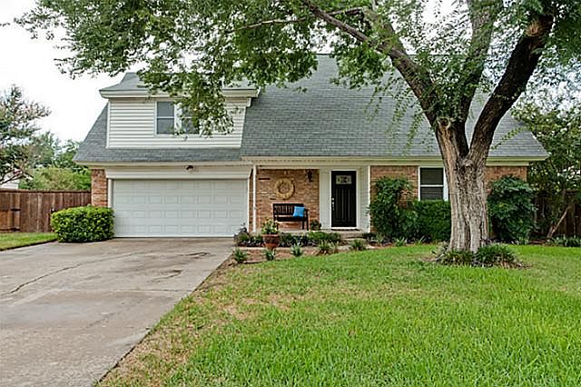 1st image of 205 Hedgerow Ln