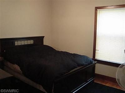 4th image of 667 Lincoln Ave NW