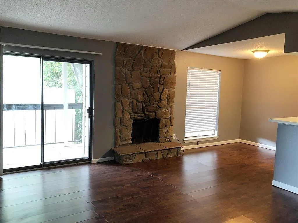 1 bed, 1.0 bath, 714 sqft, $825 — Photo 2