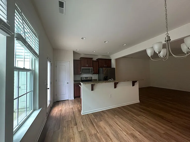 183 Polaris Ave — Photo 3