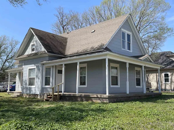 820 E Harvey Ave, Wellington, KS 67152