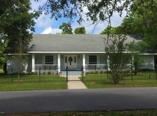 614 6th St, Waveland, MS 39576