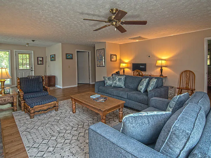 Building Photo - 736 Wisteria Ln