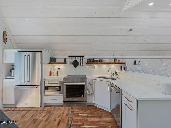 11th image of 2380 Rafter Rd
