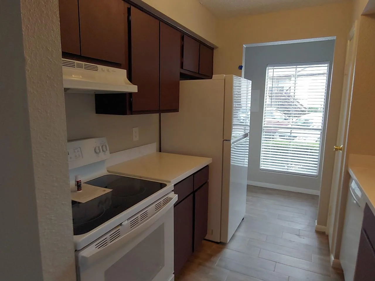 2 bed, 850 sqft, $1,100 — Photo 3