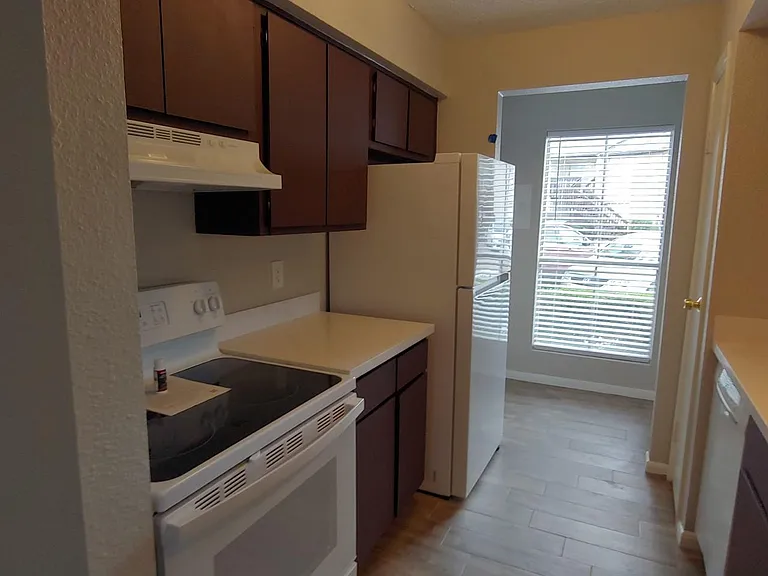 1500 Bay Area Blvd #R-195 — Photo 3