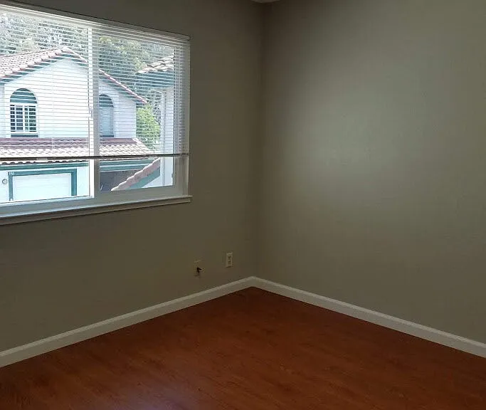 393 Englert Ct — Photo 2