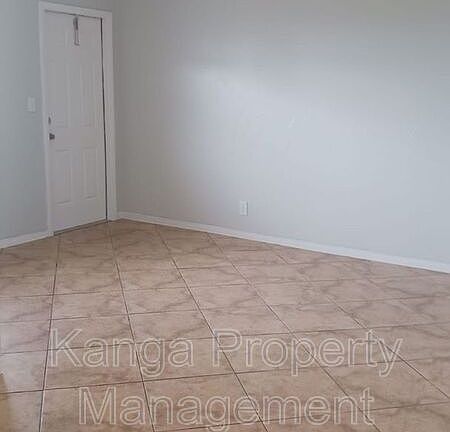 3rd image of 5400 N Flagler Dr #D-15