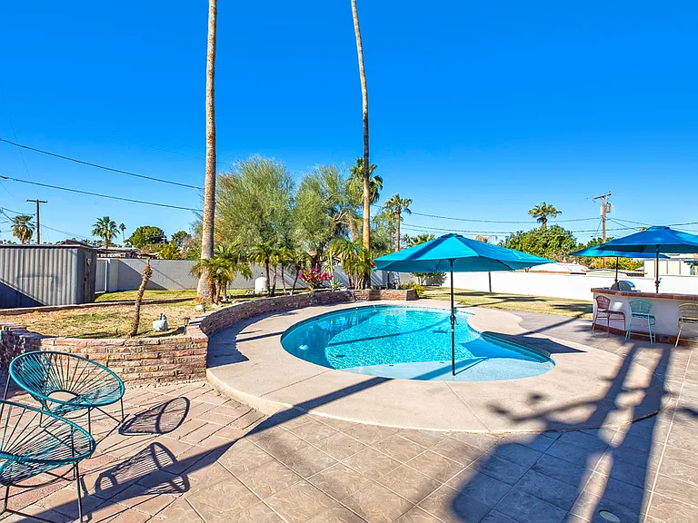 2940 S Arizona Ave — Photo 32