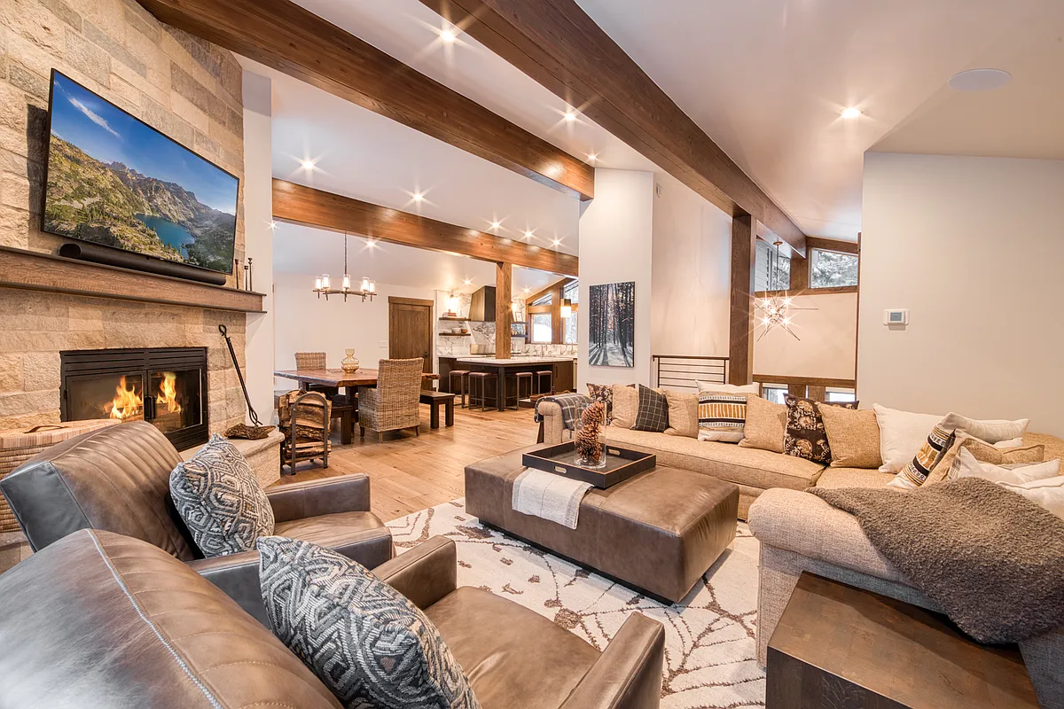 Building Photo - 1328 Mineral Springs Trl
