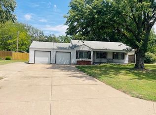 556 Opal St, Maize, KS 67101