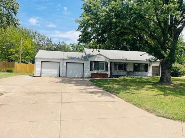 556 Opal St, Maize, KS 67101