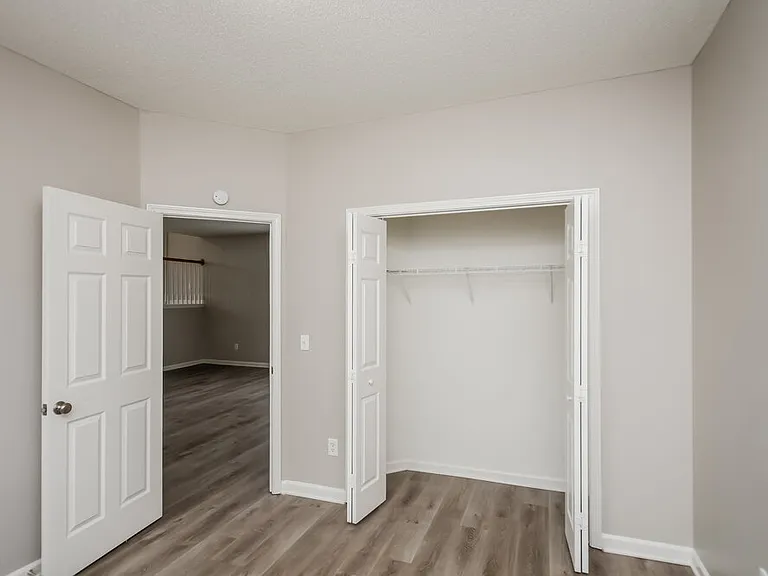 5727 Newnan Cir — Photo 16