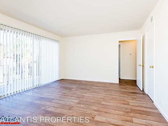 3rd image of 210 Rose Ct APT 07