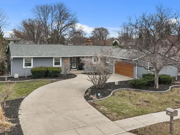 1866 Cliffview Ct, Oshkosh, WI 54901